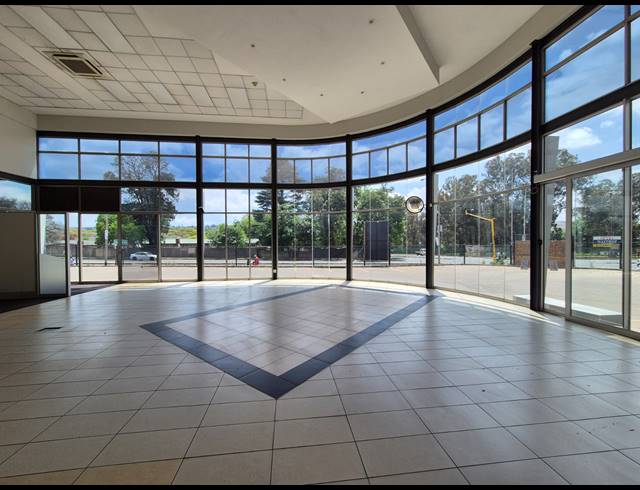 2,226M² SHOWROOM TO LET IN BRUMA